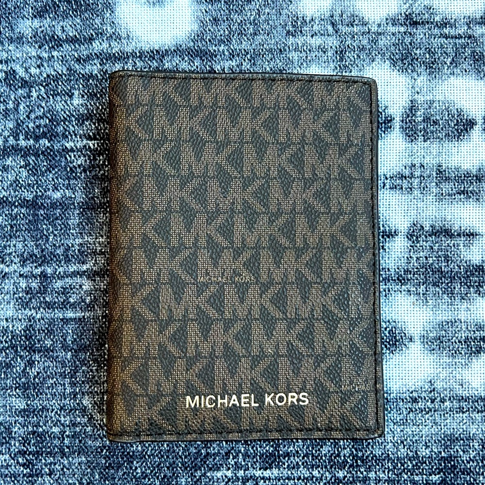 Michael Kors Wallet - small